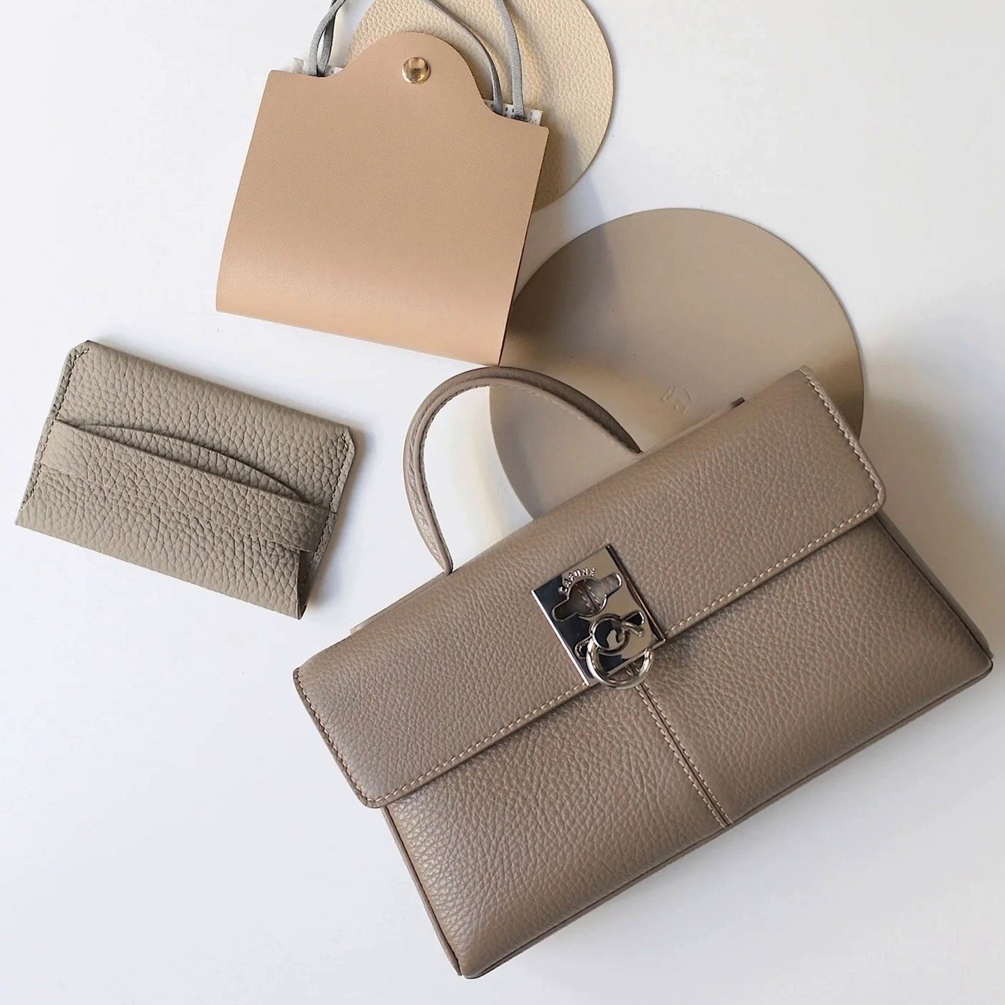 Clare Wallet On Chain Pouch