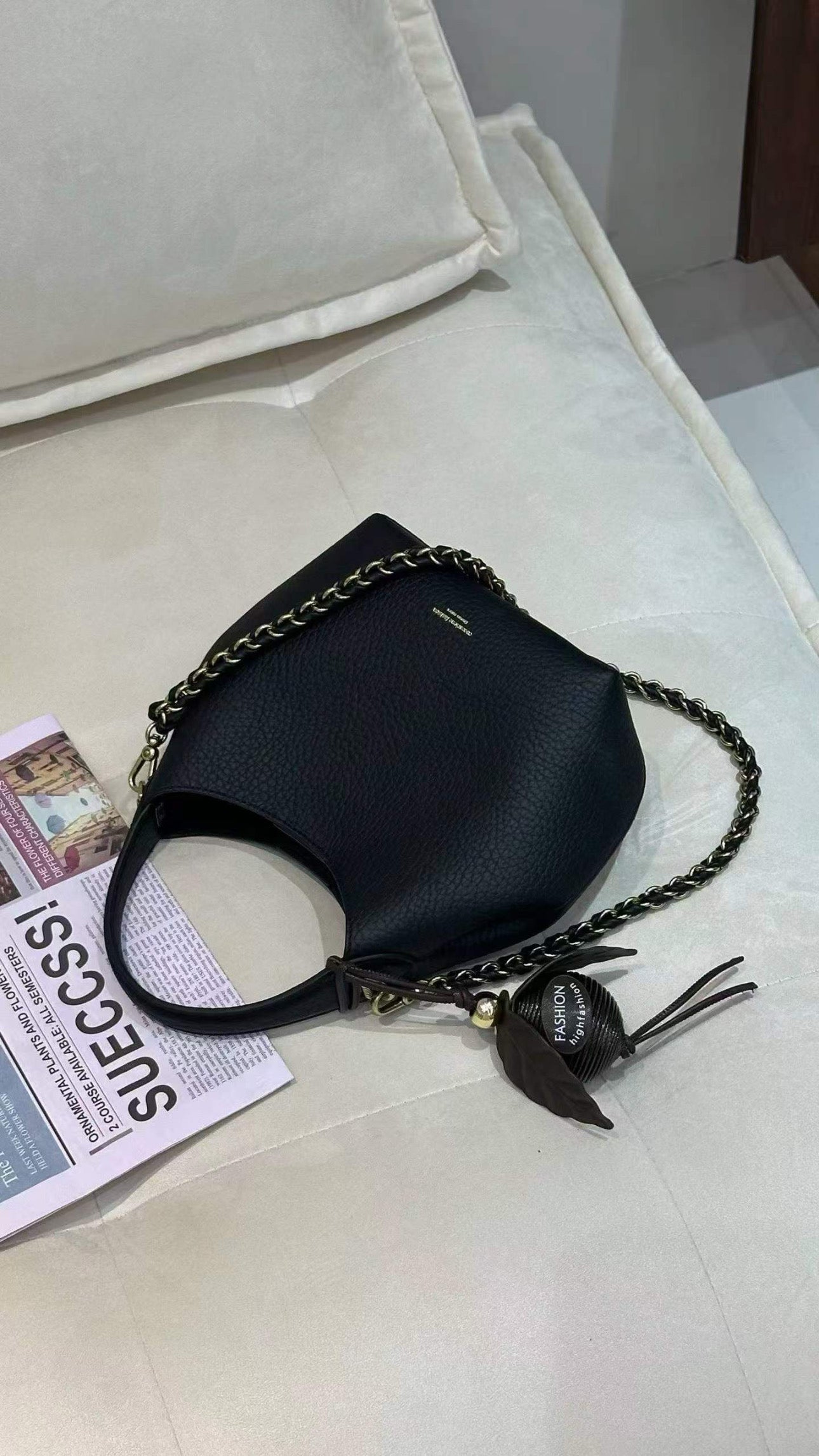 Avery Mini Chain Hobo