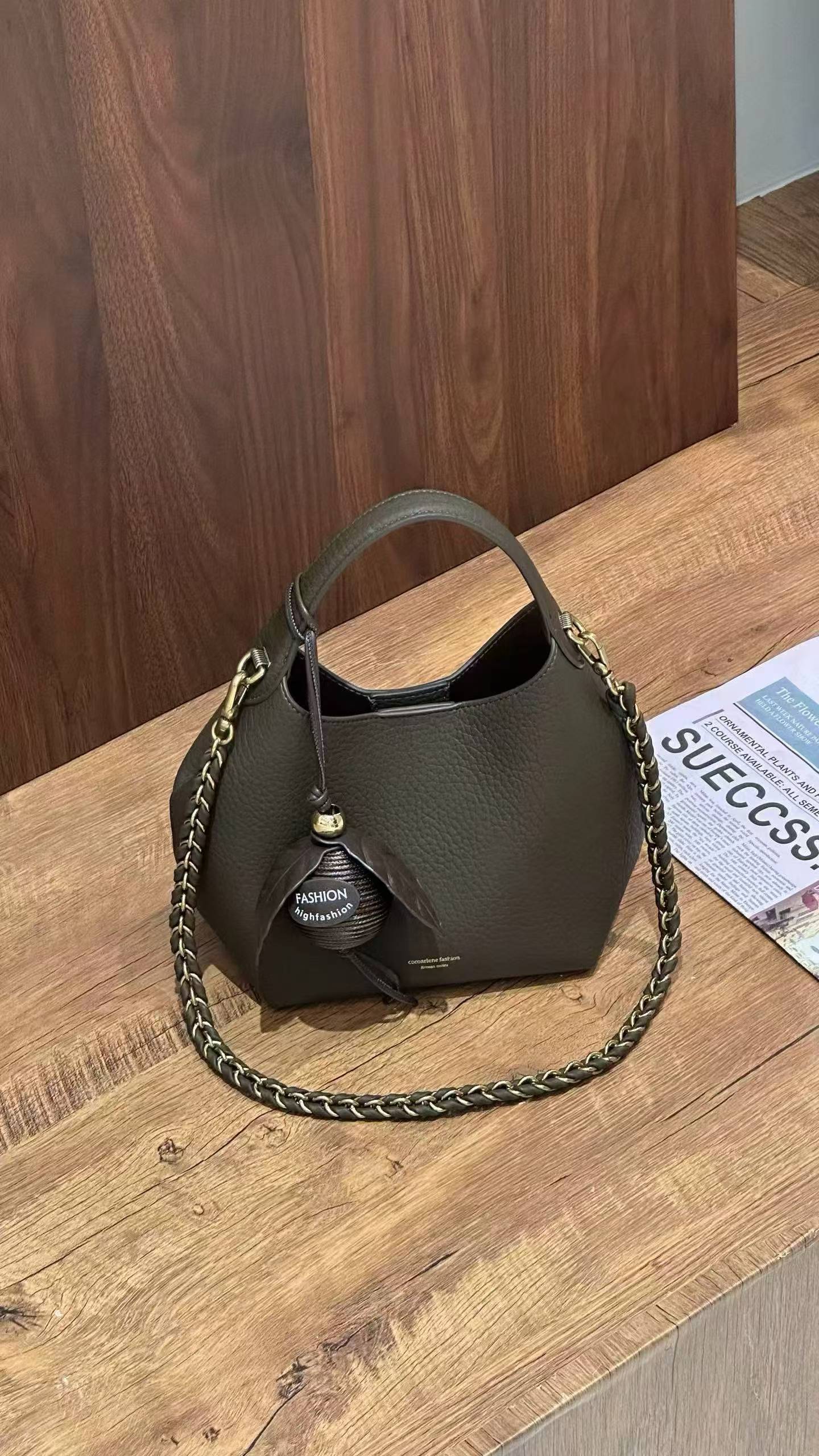Avery Mini Chain Hobo